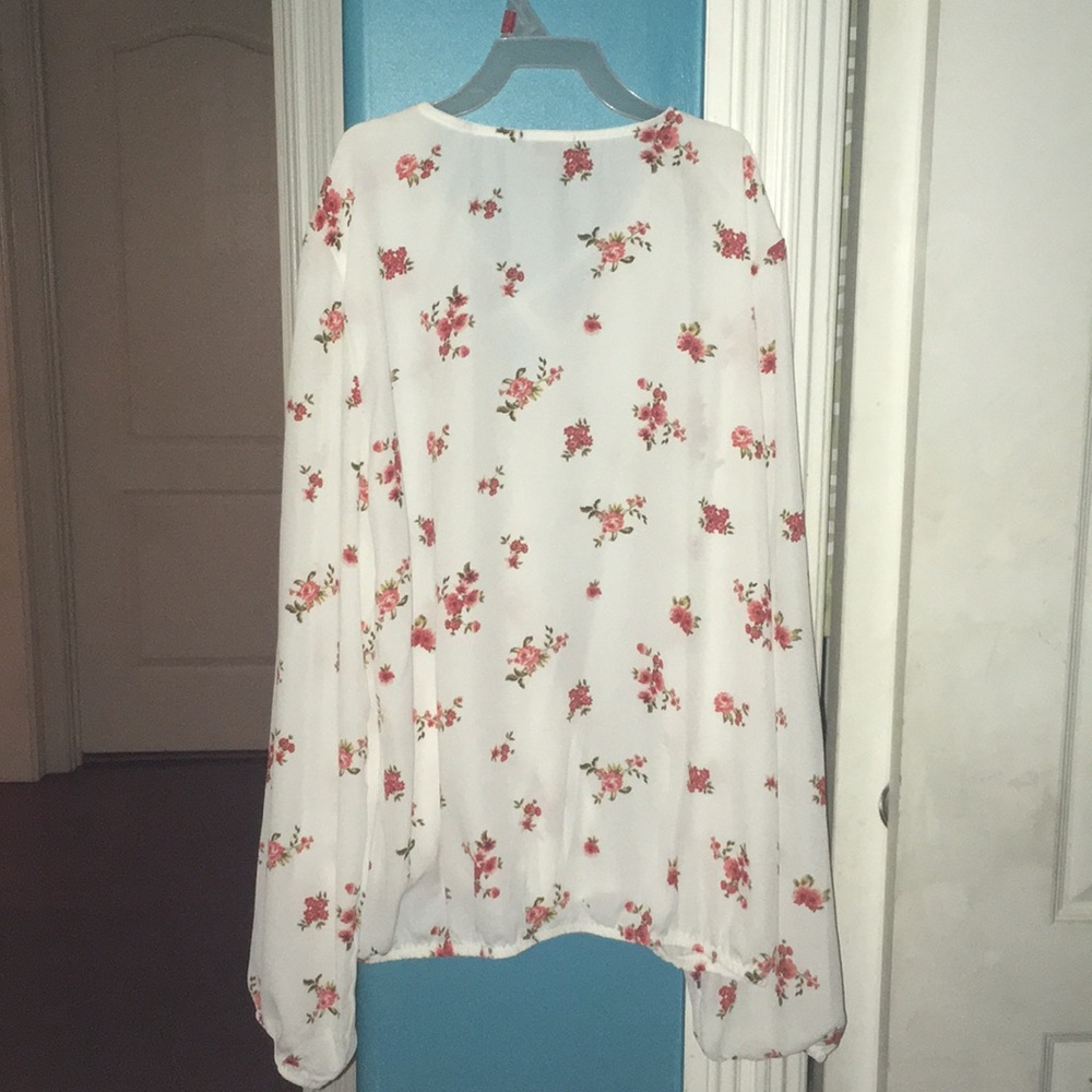 Blouse - Picture 2 of 4
